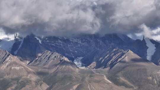 西藏亚东县卓木拉日雪山