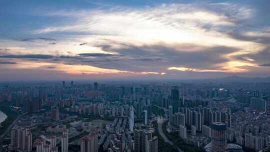 江西赣州城市天际线晚霞夜幕降临航拍延时8K