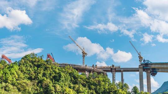 建设中高速高铁高架桥塔吊重庆城口城开高速视频素材模板下载