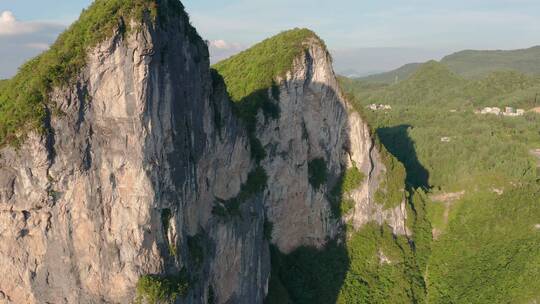 航拍山峰风光