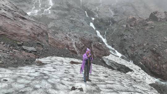 雨崩冰湖航拍风光