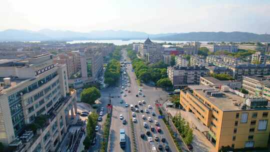 杭州市区西湖大道定安路马路车辆车流风景视