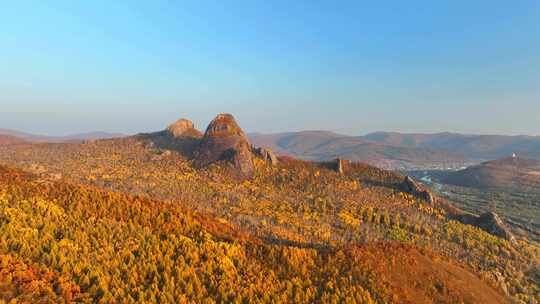 航拍晚秋的呼伦贝尔喇嘛山山林