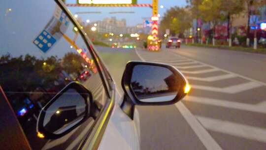 夜晚汽车行驶在马路上夜景视频素材