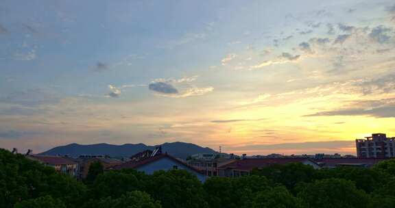 日暮时分晚霞远山苏州大阳山城市远景延时