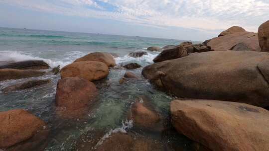 穿越机航拍4K海南三亚大海沙滩海边风景