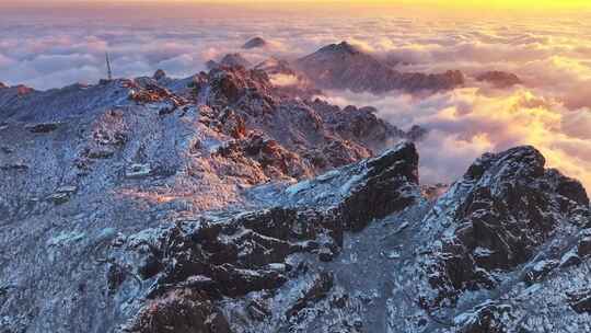 黄山绝美雪景日出云海