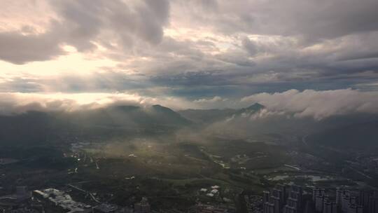 杭州转塘丁达尔光绝美云层