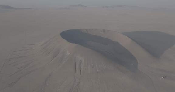 内蒙古马蹄山火山口航拍