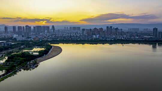 弥勒市湖泉景区日出延时美景