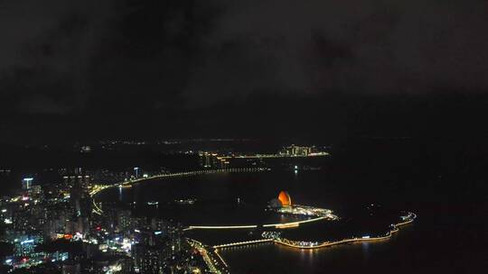 芒种季节情侣路夜景