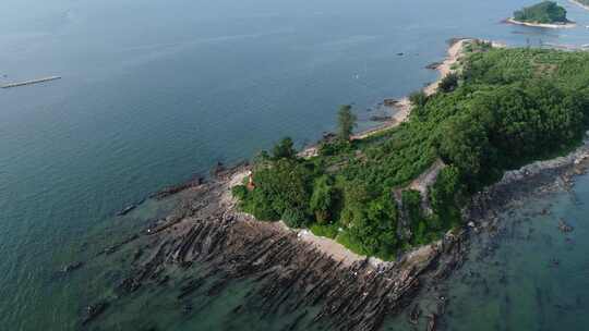 航拍广西钦州三墩海上小岛海岛灯塔