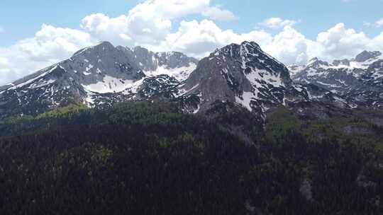 西藏高原雪山