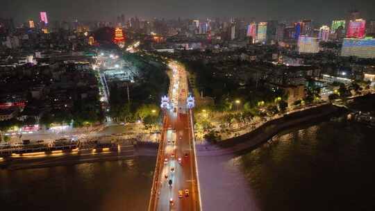 湖北黄鹤楼公园武汉长江大桥夜晚夜景航拍车