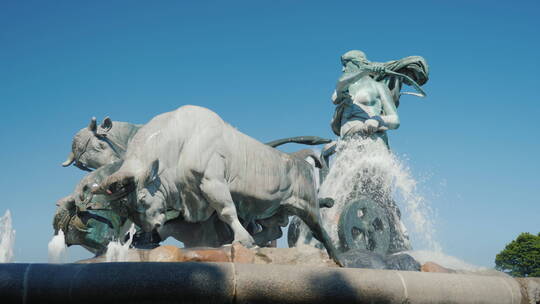 港口附近的喷泉雕塑