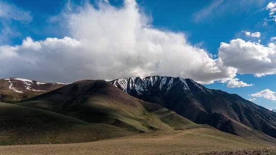 帕米尔高原的雪山,塔什库尔干,帕米尔高原视频素材模板下载