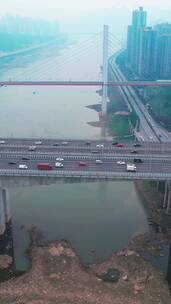 竖屏航拍重庆桥梁城市建筑