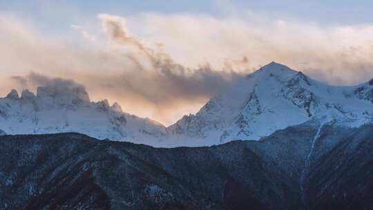 雪山云海延时摄影合集