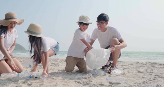 海边一家人家庭小孩游玩幸福幸福生活