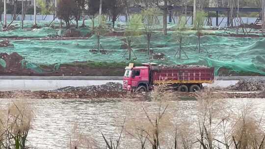 芦苇河流河道治运输车