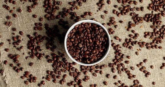 旋转航拍咖啡豆