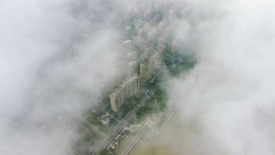 杭州城市风光：钱塘江上空云海景观