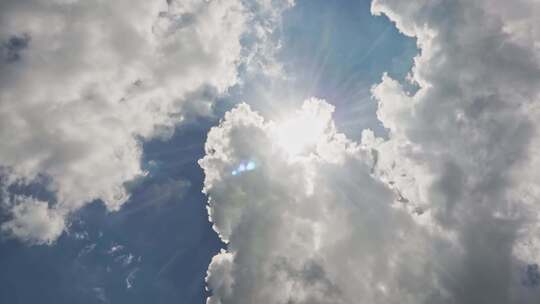 炙热的太阳直射烈日云遮日拨云见日