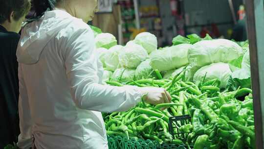 【正版素材】菜市场买菜卖菜蔬菜