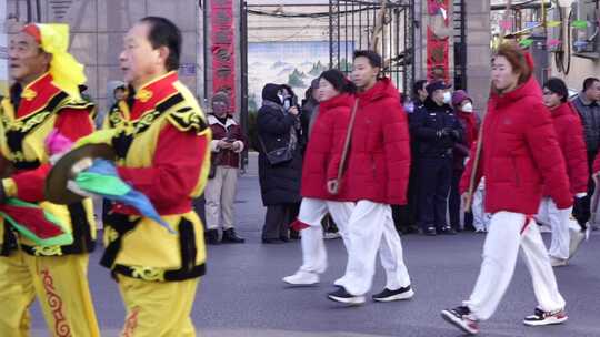 街头传统民俗表演队伍