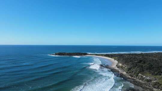 戈安娜岬角和中国人海滩埃文斯头澳大利亚的鸟瞰图。高无人机视图