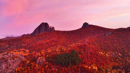 航拍晚秋的呼伦贝尔喇嘛山朝霞