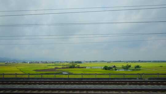 火车动车高铁车窗外风景田野田园风光空镜