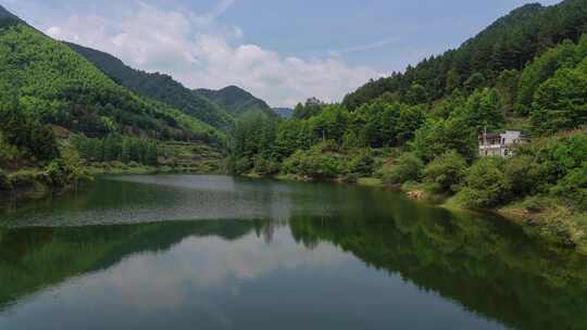 安徽黄山碧山村枧溪水库晴天延时