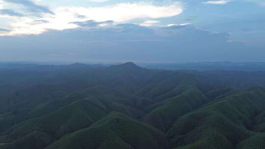 广西百色市平果市附近绵延大山