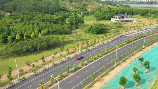 汽车行驶 新能源汽车 航拍行驶汽车