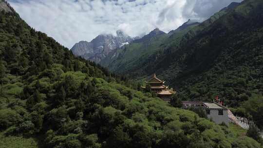 川西四姑娘山雪山峡谷森林航拍