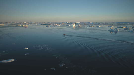 十二生肖船帆北极冰川海洋鸟瞰