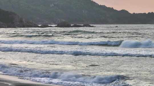 无人机航拍海边海浪沙滩海岸线浪花