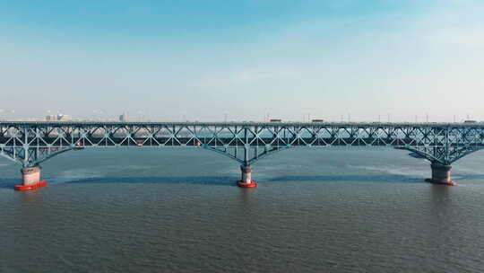 航拍火车经过南京长江大桥视频素材模板下载