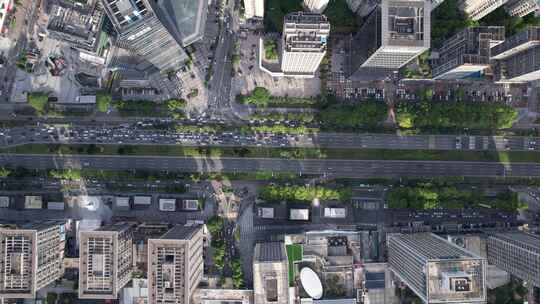 城市高楼间道路航拍