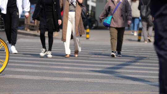 4k城市交通车辆人流行人红绿灯