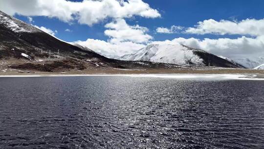 西藏旅行湖泊春季自然风光航拍