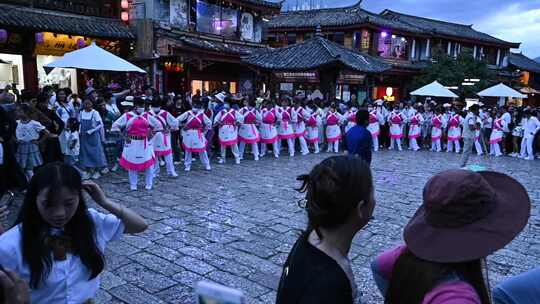 丽江古城篝火晚会