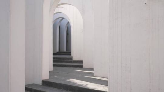 现代建筑拱形走廊