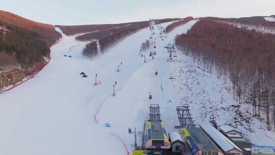 高山雪场雪道滑雪