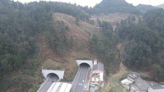 贵阳海马冲隧道口交通