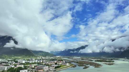 西藏建筑群寺庙318国道自然风景航拍云海