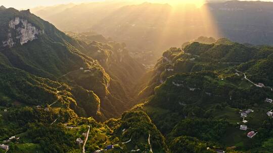 山川峡谷丁达尔效应