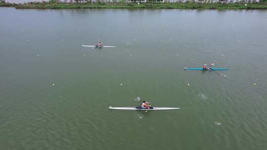 公园湖面静水多人赛艇比赛航拍4K