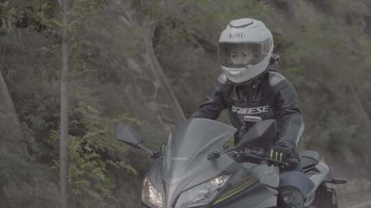骑摩托车骑手骑士摩托车骑士精神骑行大片视频素材模板下载